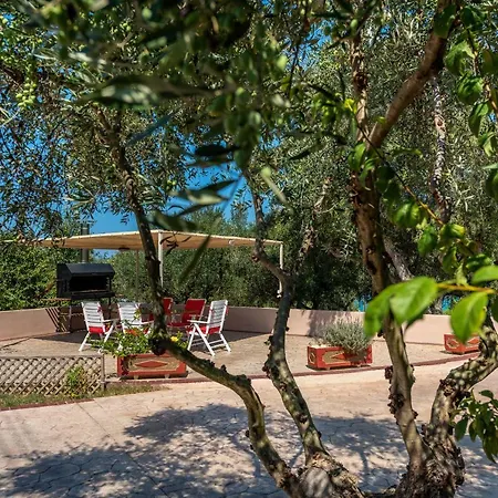 Vasiliki Апартаменты Трагаки